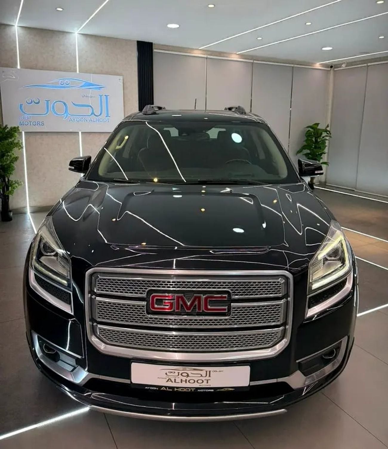 GMC Acadia Denali 3.6L SPECIAL V6 || GCC || FULLY LOADED || UNIQUE || SPACIOUS || GREAT CONDITION