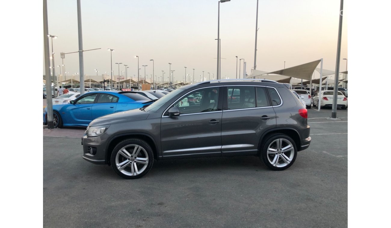 Volkswagen Tiguan VOLEX WAGAN  TIGUAN MODEL 2014 GCC car prefect condition full option low mileage full option R