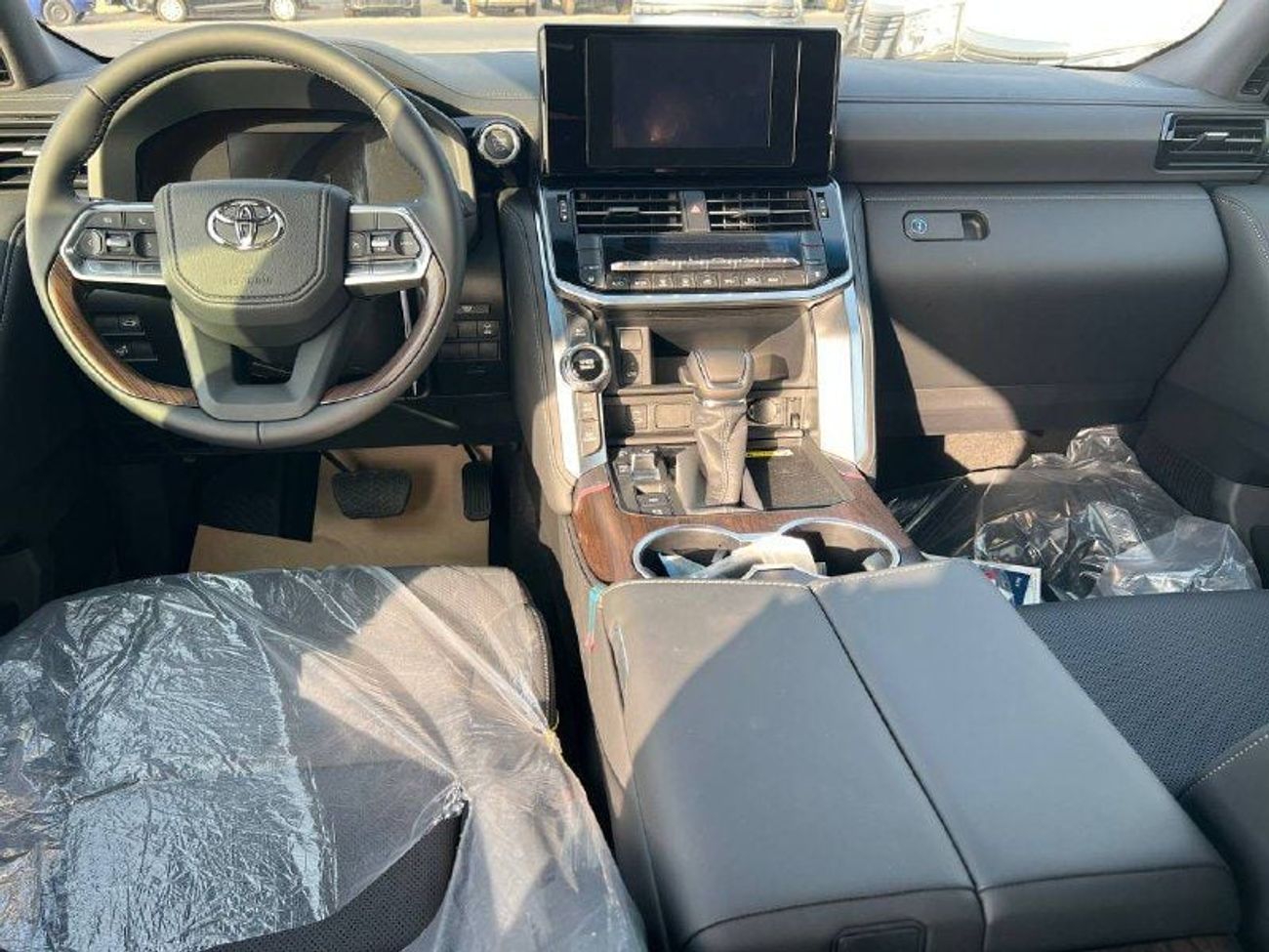 تويوتا لاند كروزر GXR 4.0L PTR A/T // 2025 // HIGH OPTION WITH POWER & LEATHER SEATS , COOLING SEATS , SUNROOF // SPEC