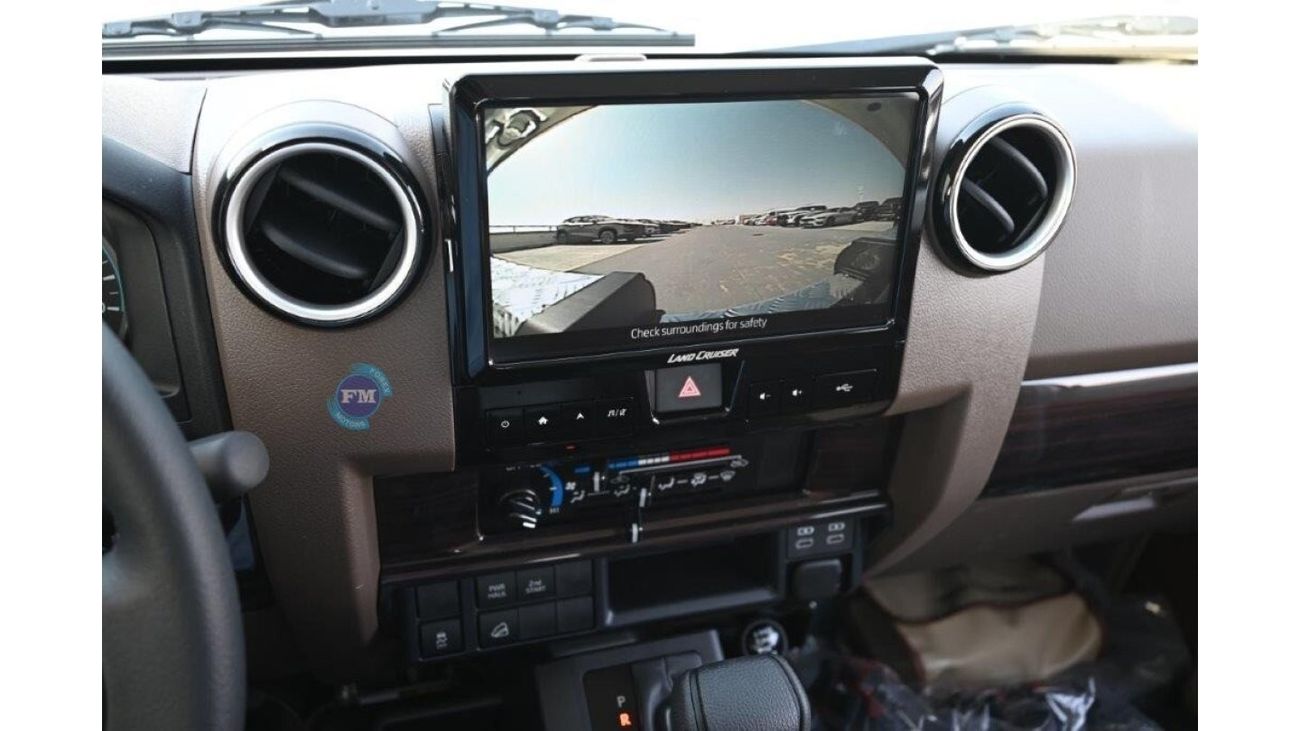 تويوتا لاند كروزر بيك آب 79 Double Cab 4.0L Petrol