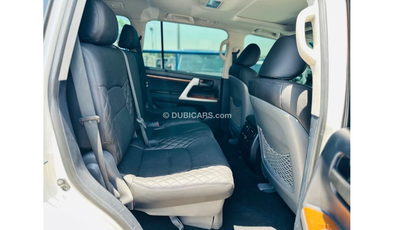 تويوتا لاند كروزر VXR