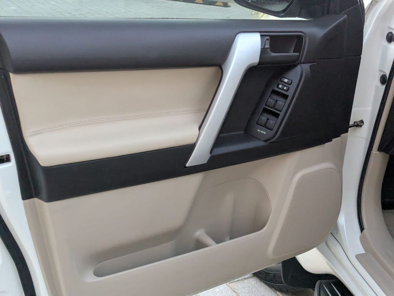 Toyota Land Cruiser Toyota Prado 2013 Petro engine 2.7 LHD white  beige interior