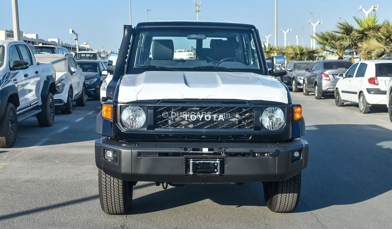 Toyota Land Cruiser 70 LC76 Hardtop 5 Doors 4.0L Petrol V6 Full Option