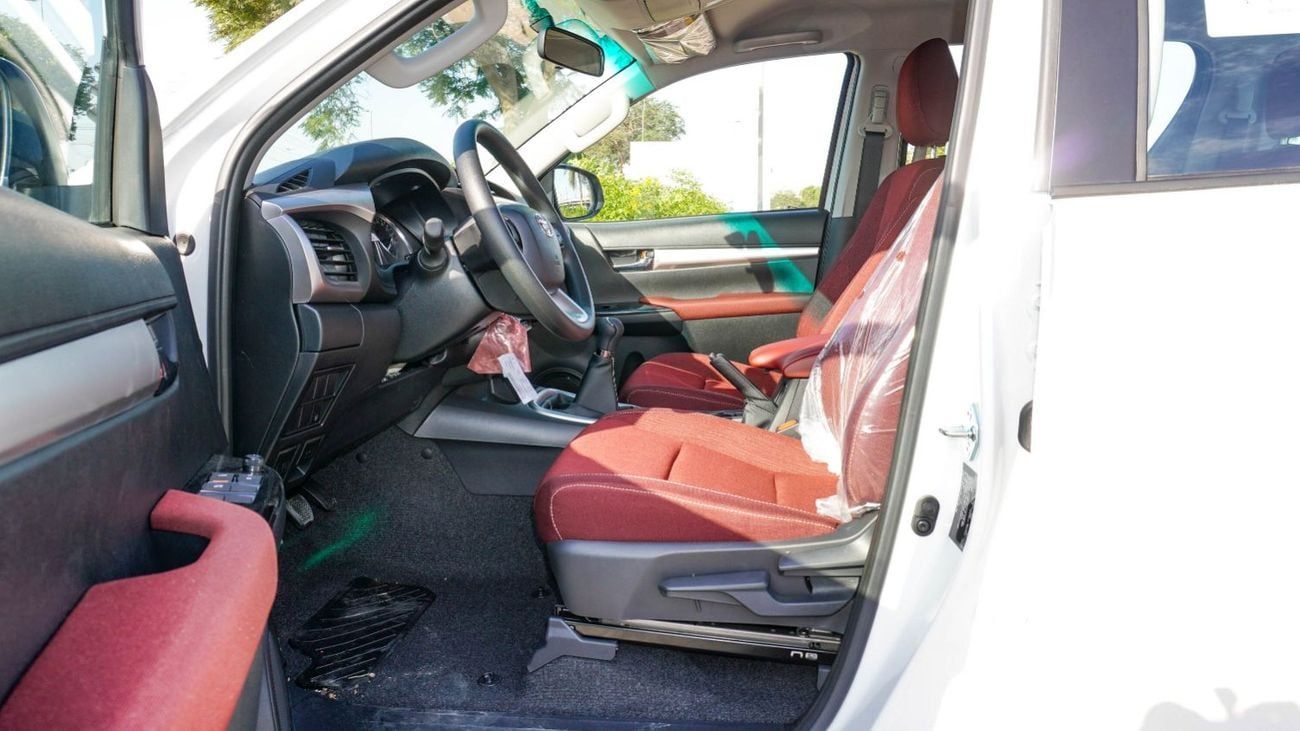 تويوتا هيلوكس ECTAGR005 – 2025  Toyota Hilux Double Cab 2.7L Petrol Manual 4wd – White