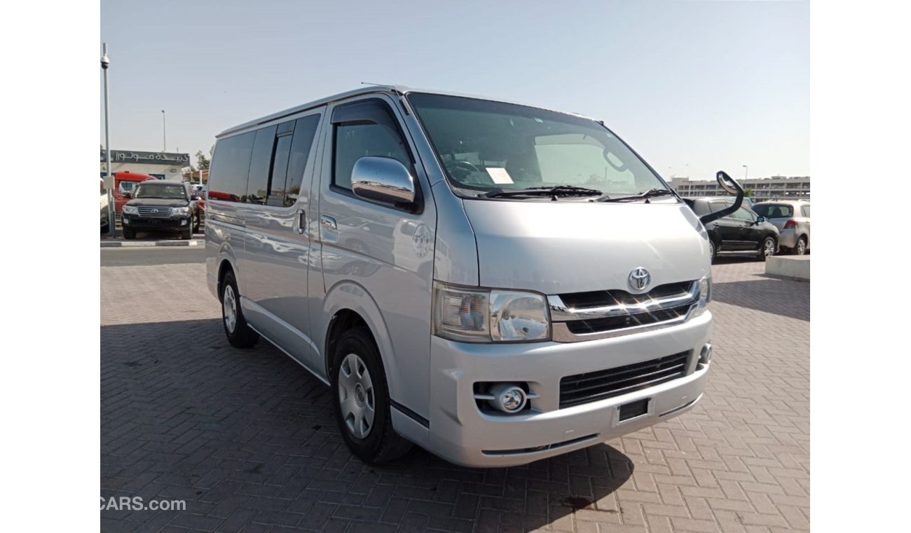 تويوتا هاياس TOYOTA HIACE VAN RIGHT HAND DRIVE (PM1363)