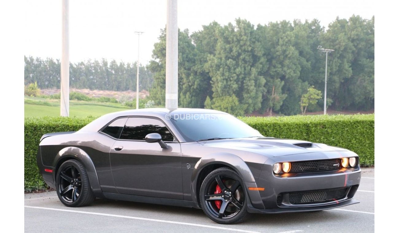 Dodge Challenger DODGE CHALLENGER SRT HELLCAT 2018 import Canada Clean title full service history perfect condition