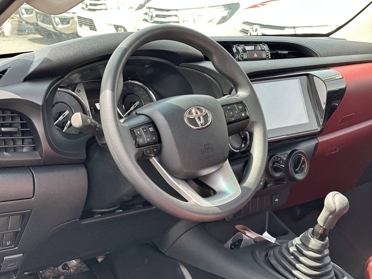 تويوتا هيلوكس S/C 2.7 لتر PTR M/T 4X4 // 2026 // خيار متوسط مع نوافذ كهربائية // عرض خاص // من فورمولا أوتو // للت