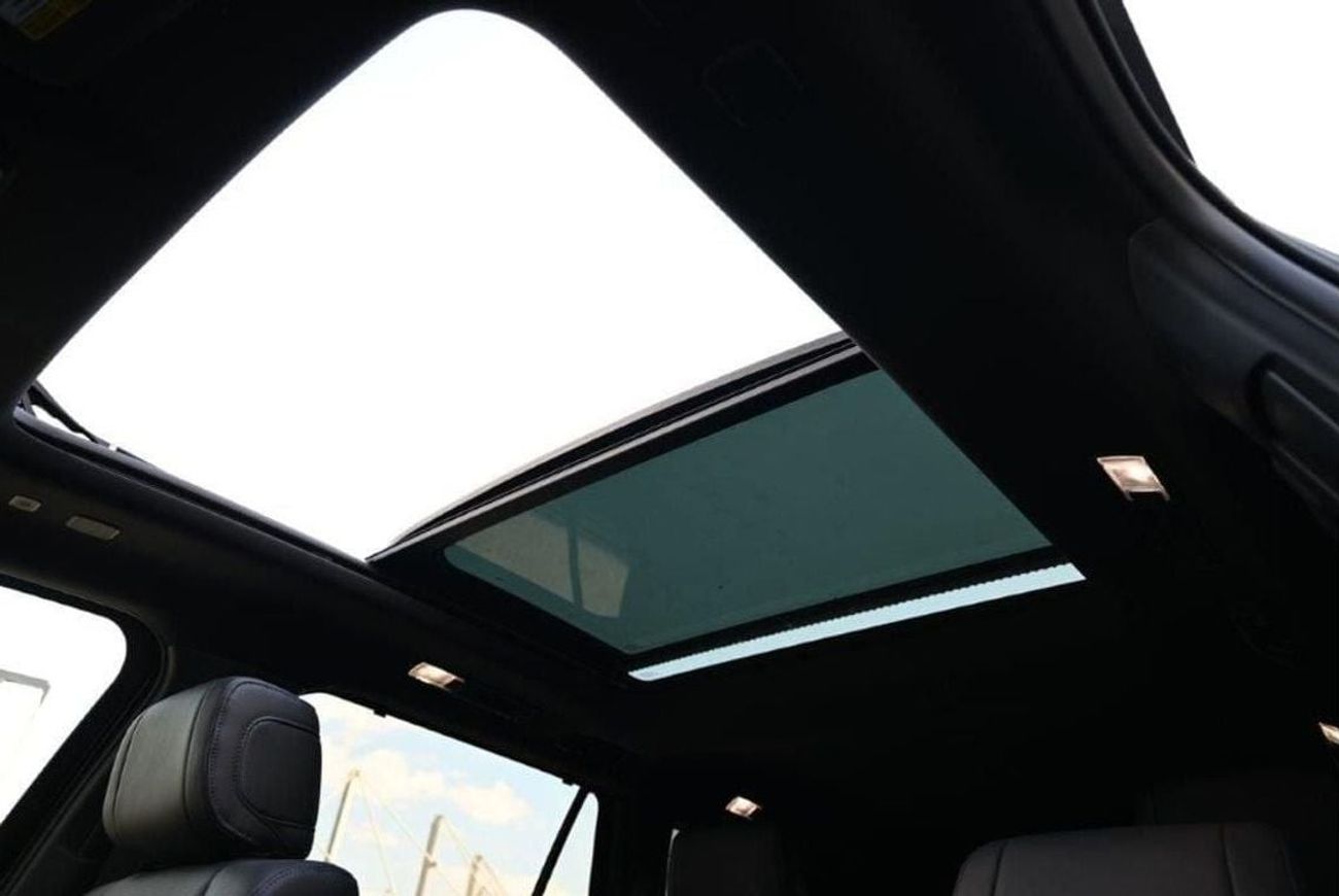 Toyota Sequoia PLATINUM I-FORCE HYBRID V6 3.5L 4WD 7-SEATER AUTOMATIC TRANSMISSION.