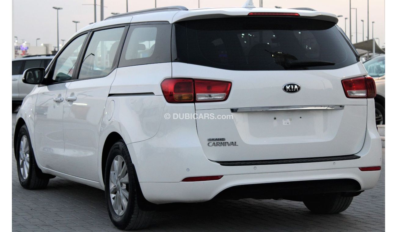كيا كارنيفال كيا كرنيفال 2016 خليجي بحالة ممتازة بدون حوادث نظيفه جدا من الداخل والخارج