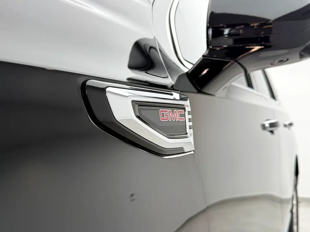 GMC Yukon Elevation - GCC Specs - Brand New!