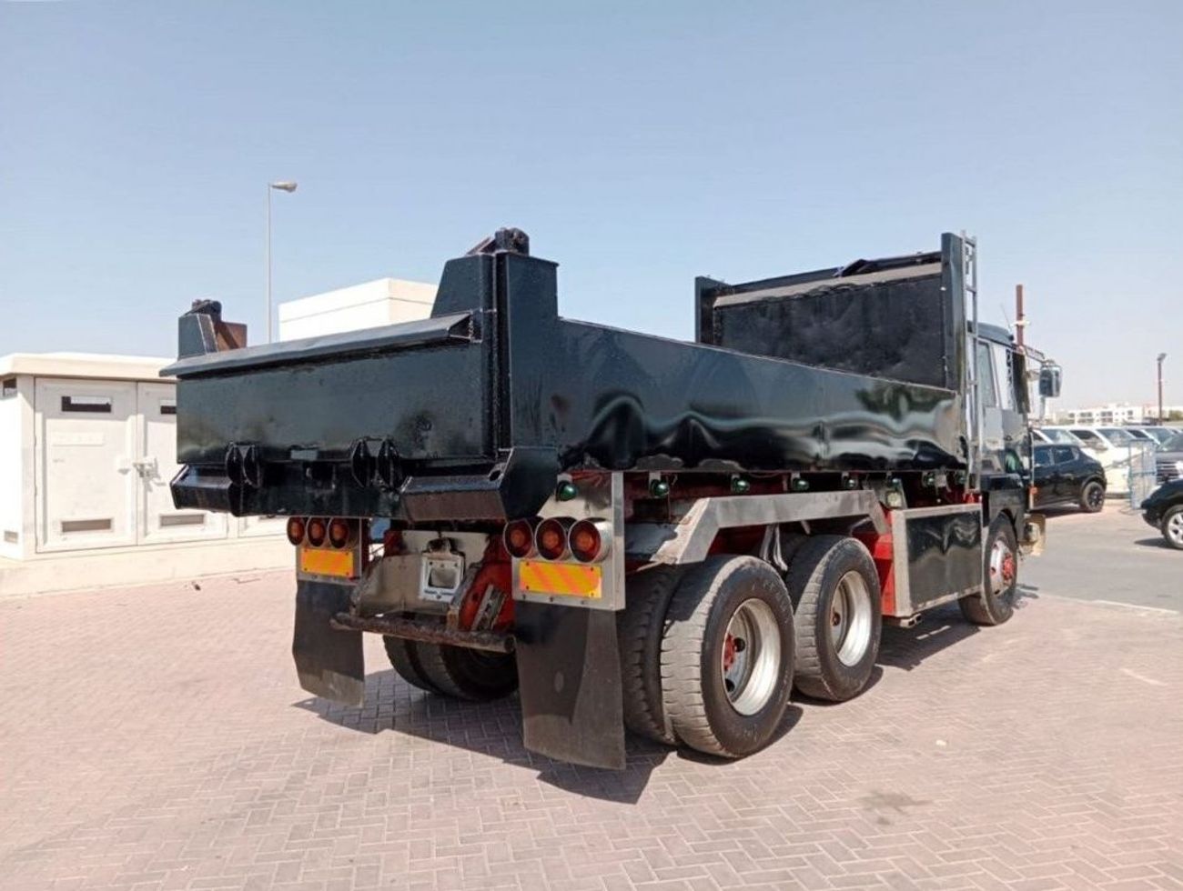 Mitsubishi Supergreat MITSUBISHI SUPER GREAT DUMPER RIGHT HAND DRIVE(PM60038)