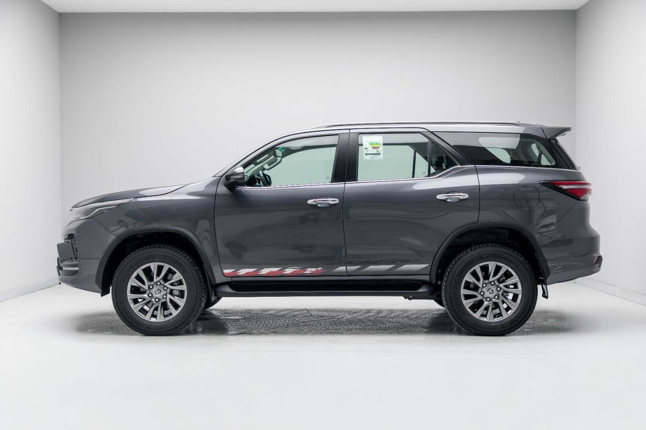 تويوتا فورتونر 4.0L Grey Metallic Inside Black | Export Only