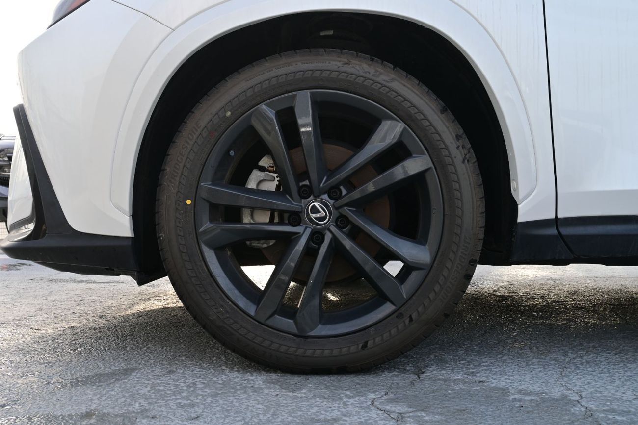 Lexus NX350h Std 2.5L Lexus NX350h 2.5L Hybrid Petrol AWD