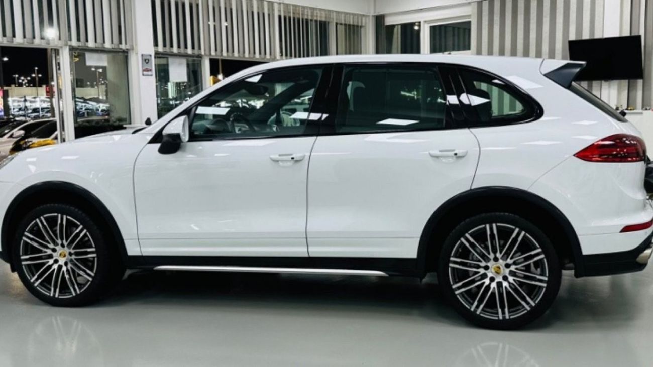 Porsche Cayenne GCC .. FSH .. Warranty … Original Paint .. Top Range