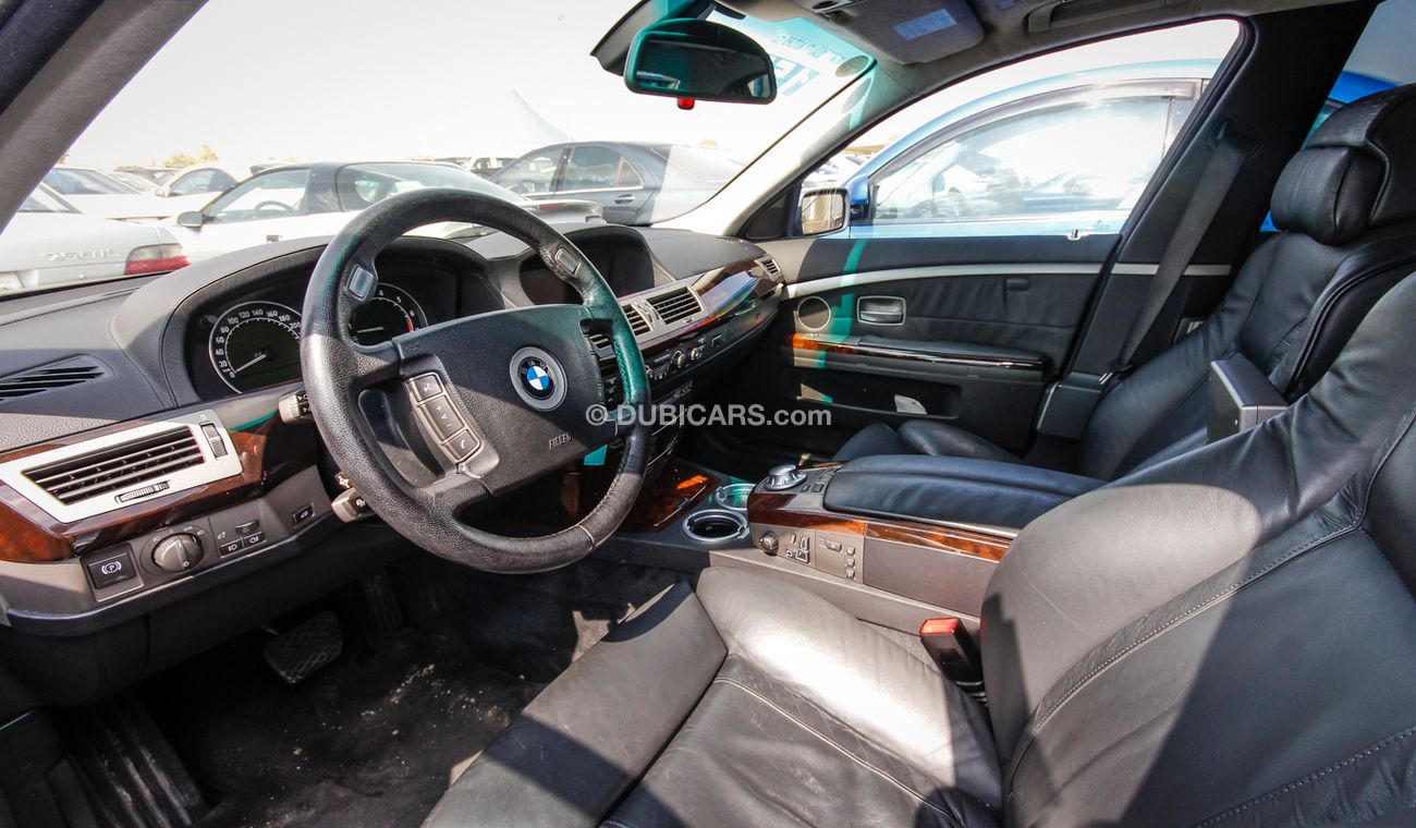 بي أم دبليو 760Li LI V12