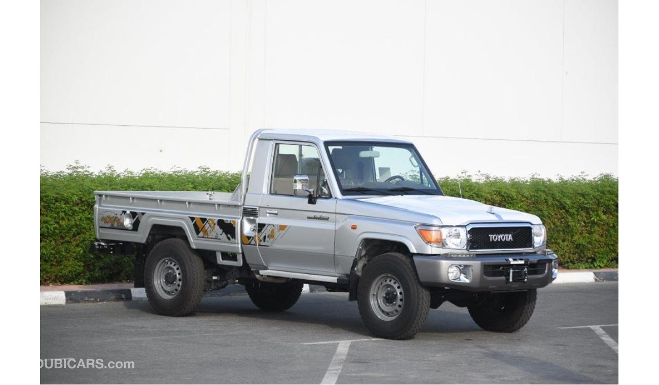 تويوتا لاند كروزر بيك آب 79 SINGLE CAB V6 4.0L PETROL 4WD MT