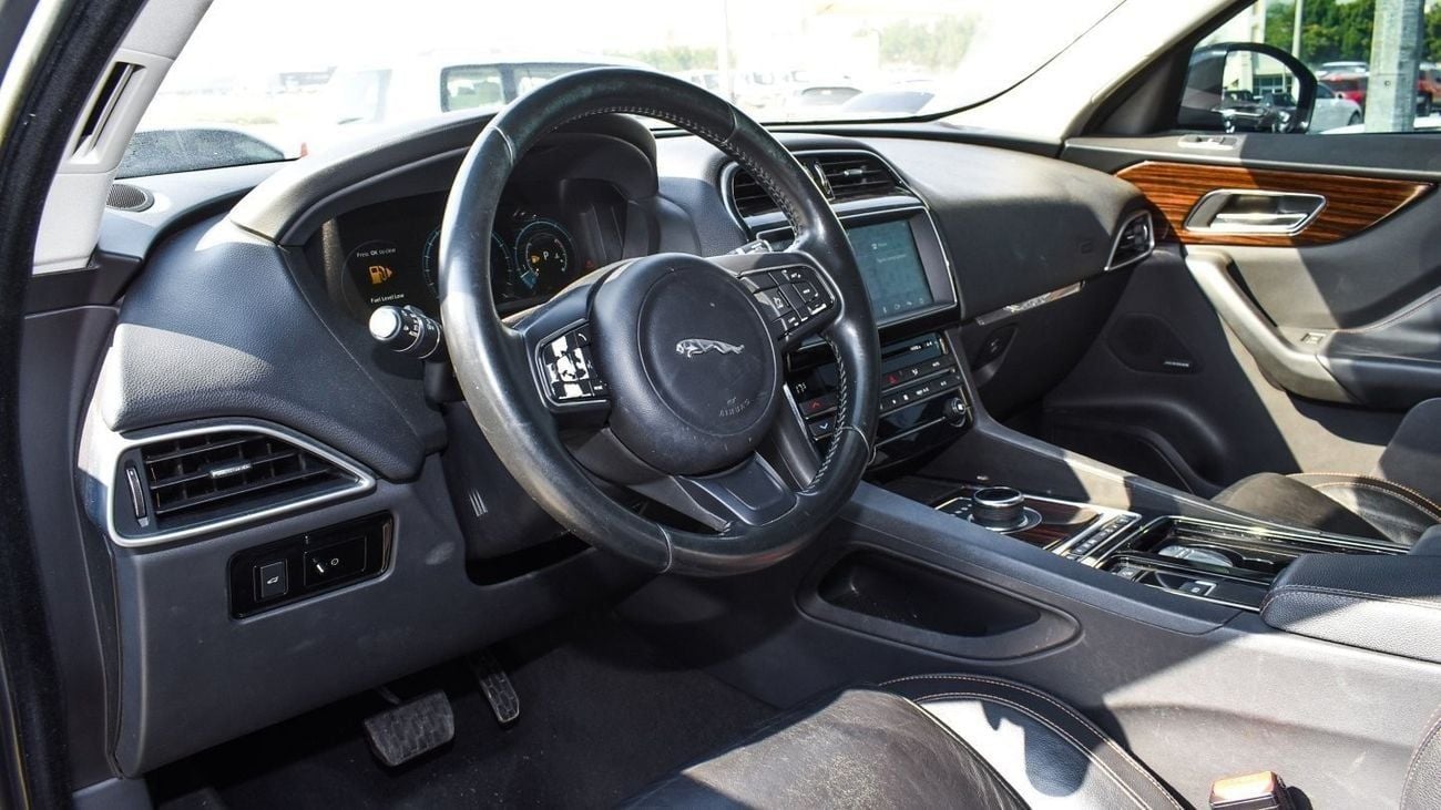 جاكوار F بيس PRESTIGE 35 AWD