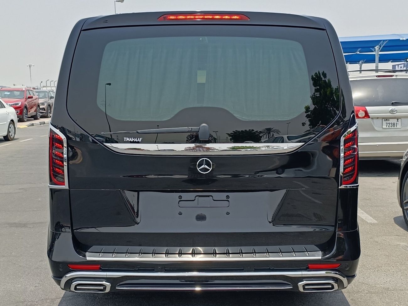 Mercedes-Benz V 250 V4, 2.0L Petrol,  VIP, Platinum, Front & Rear DVD's With Leather Seats, and Much More (CODE #VITO)