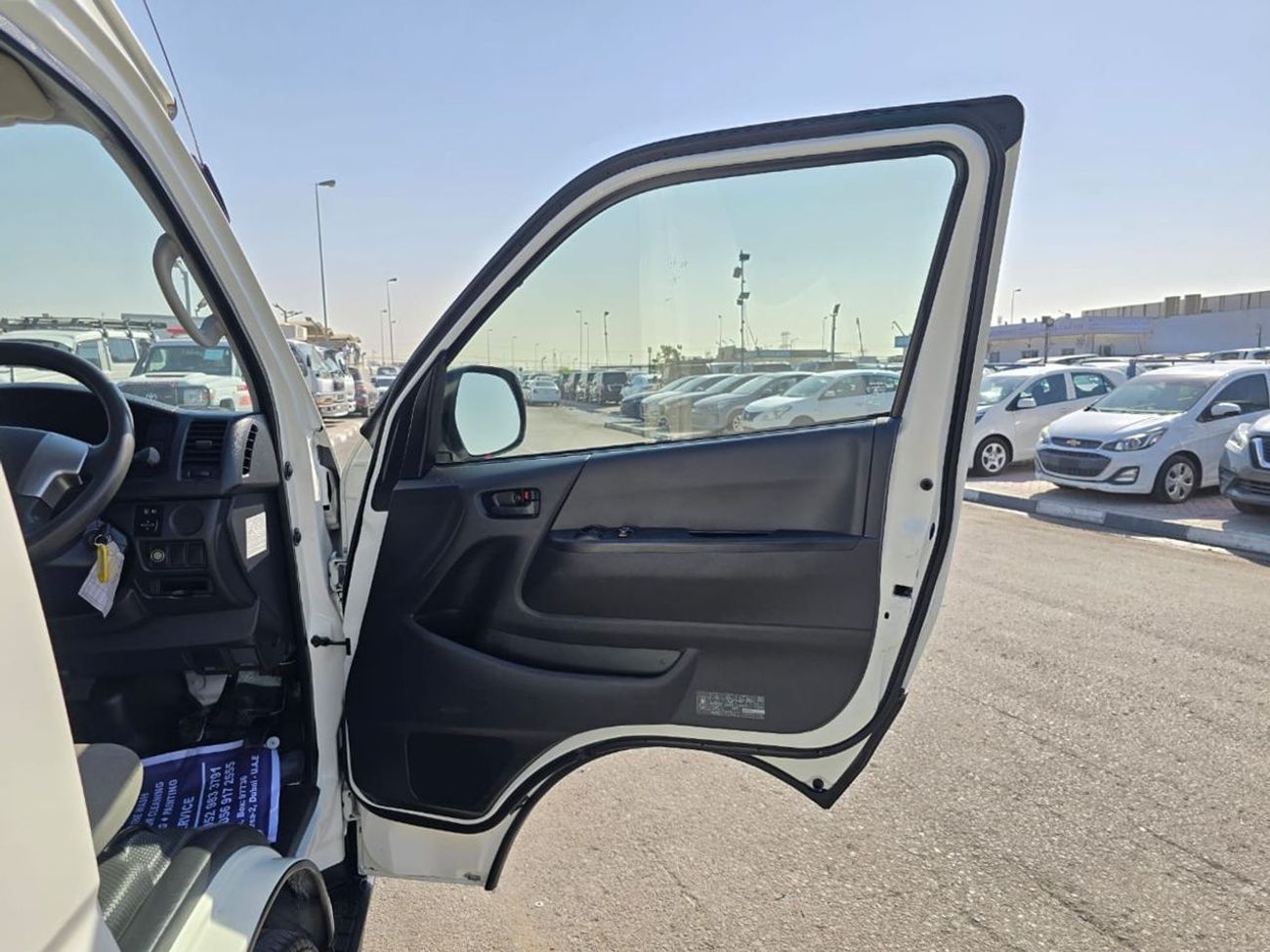 Toyota Hiace TOYOTA HIACE COMMUTER VAN RHD 2016 MODEL 3.0 L DIESEL AUTOMATIC(PM30307)