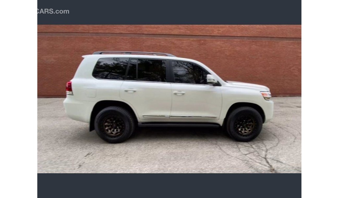 Toyota Land Cruiser 4WD 5.7L *Available in USA* Ready for Export