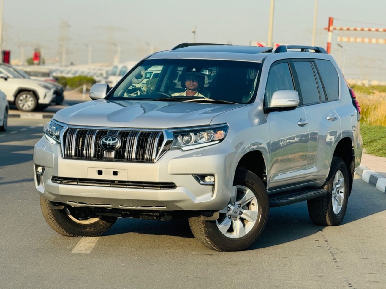 تويوتا برادو Land Cruiser prado 2019 diesel RHD full option
