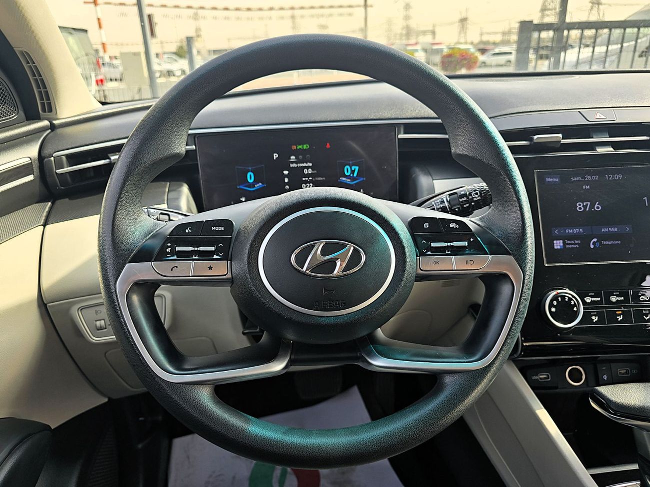 Hyundai Tucson 2.0L Smart (FWD) Used Hyundai Tucson Full Option  2.0L FWD SUV 5Doors GCC White Color 2022 Model