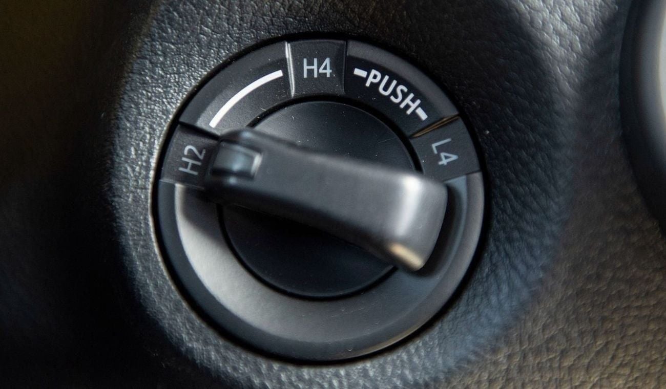 تويوتا هيلوكس TOYOTA HILUX 2.4L MID OPTION A/T MY2025 FOR EXPORT