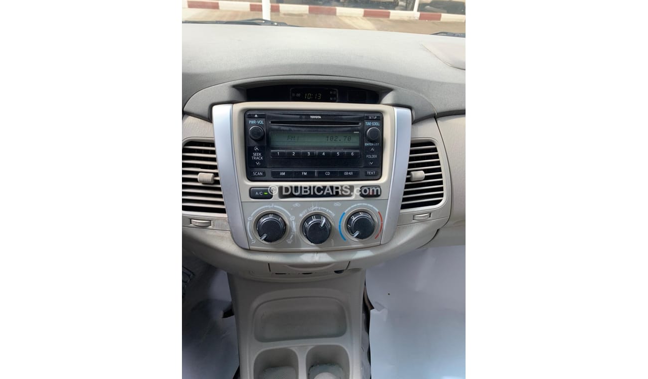 Toyota Innova Toyota Innova 2012 gcc 7 sat