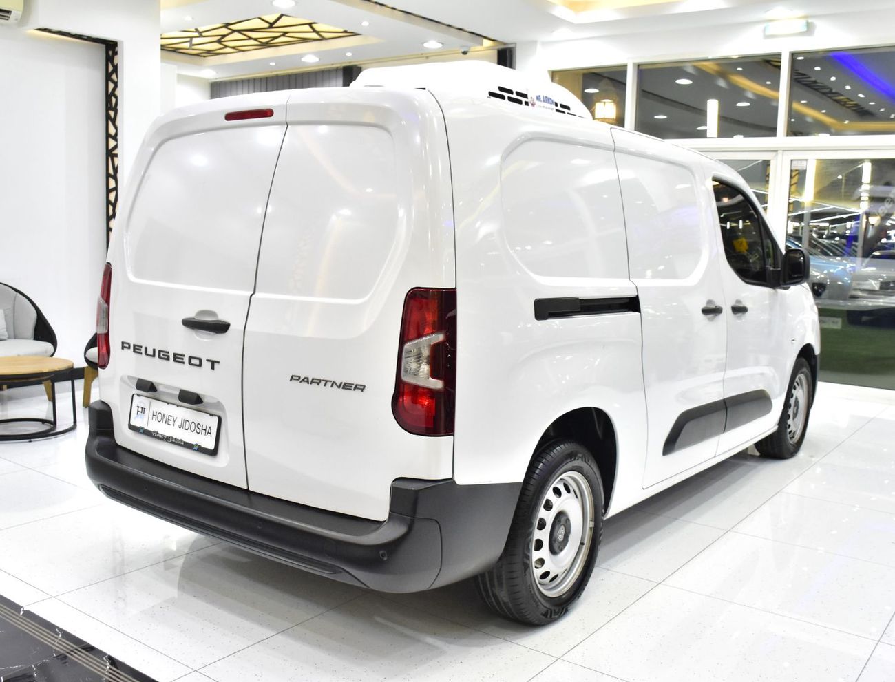 بيجو بارتنر EXCELLENT DEAL for our Peugeot Partner Chiller ( 2025 Model ) in White Color GCC Specs