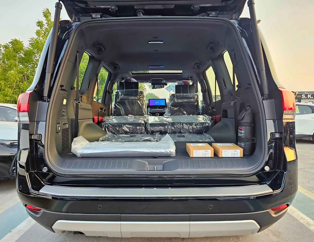 Toyota Land Cruiser GR SPORT TWIN TURBO / 3.5L PETROL V6 /RADAR/BIG DVD/REAR ENTERTAINMENT DVD/COOL BOX (CODE#LC3GRH)