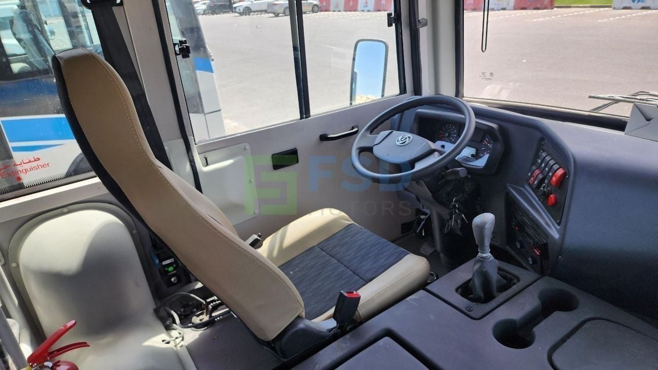 Ashok Leyland Gazl Ashok Leyland Gazl Mini Bus 2.7L 2WD M/T MY-2026(Export only)