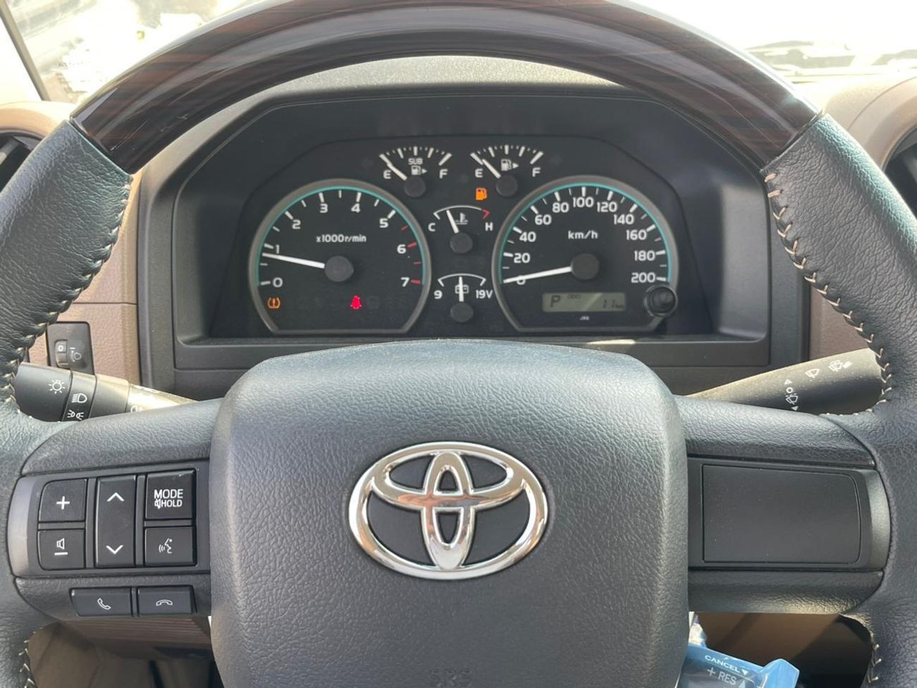 Toyota Land Cruiser Pick Up Toyota LAND CRUISER SC AT PETROL 4.0L DIFF 2025