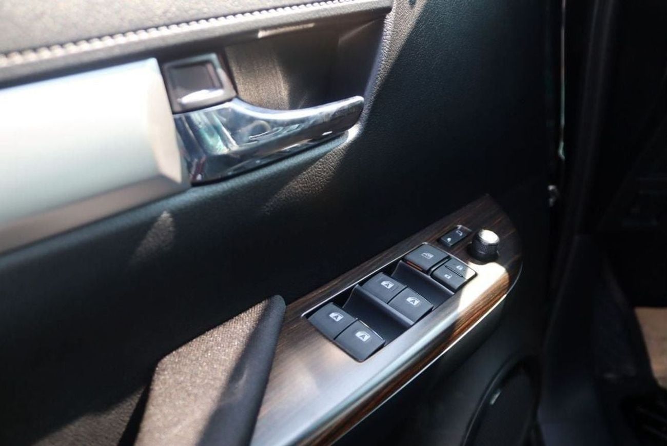 Toyota Hilux 2025 TOYOTA HILUX 4.0 V6 PETROL TRD LINE **EXPORT ONLY**التصدير فقط خارج الخليج**