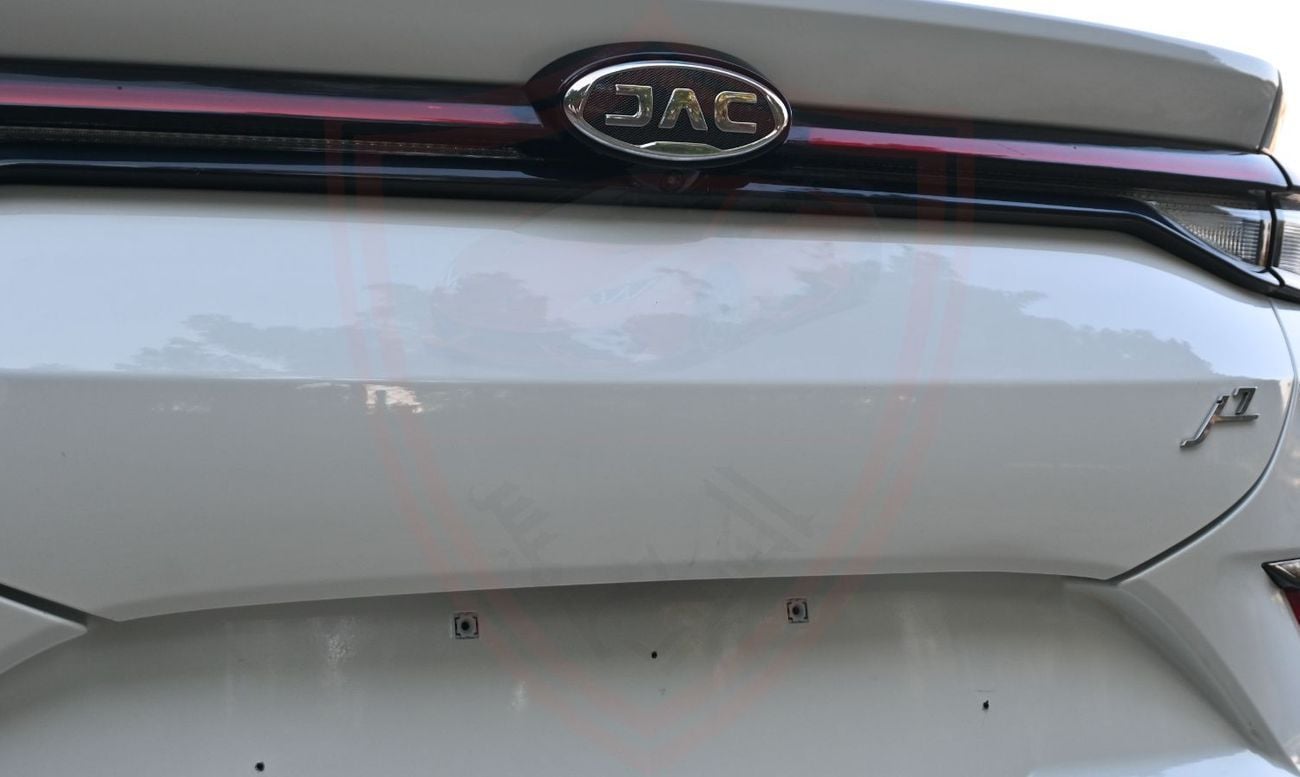 جاك J7 LUXURY جاك J7 - موديل 2023 - فل أوبشن - خليجى - بدون حوادث - محرك 1.5 - بحاله ممتازه من الداخل والخا