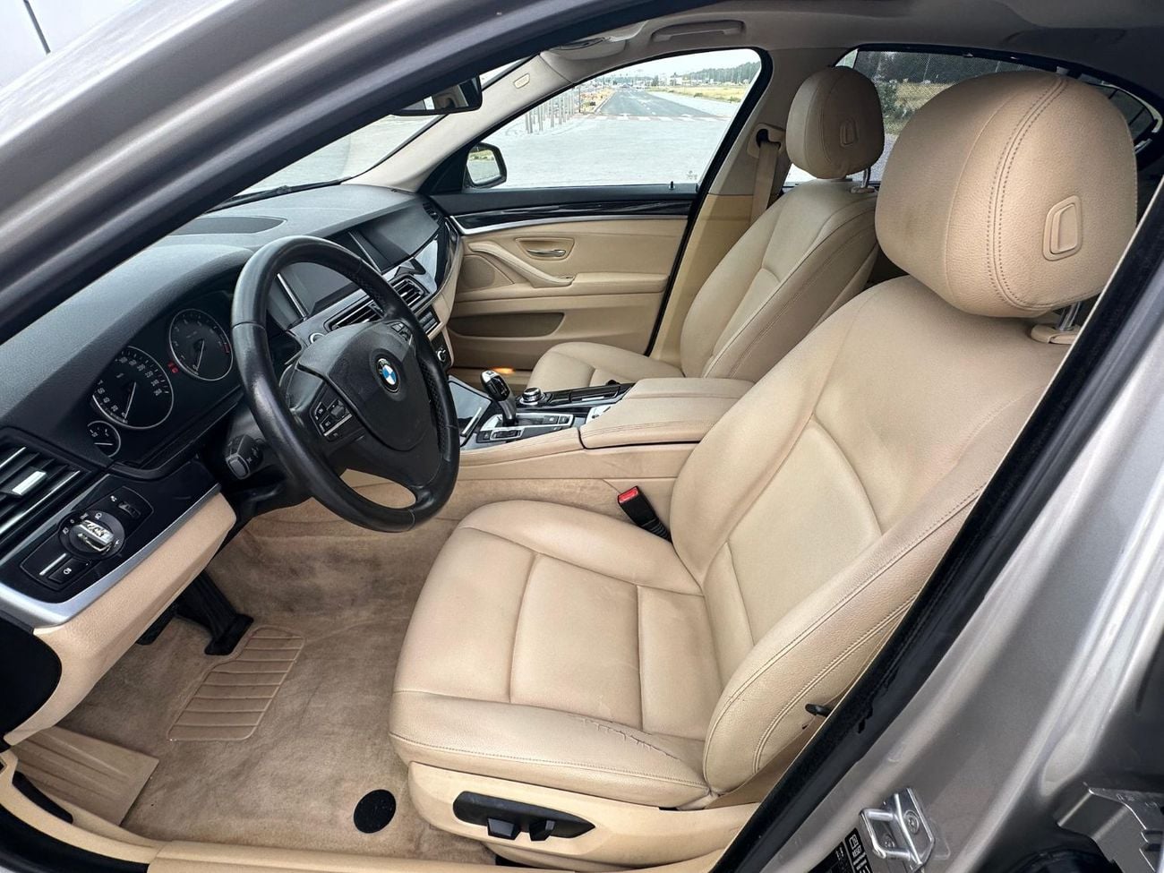 بي أم دبليو 520i