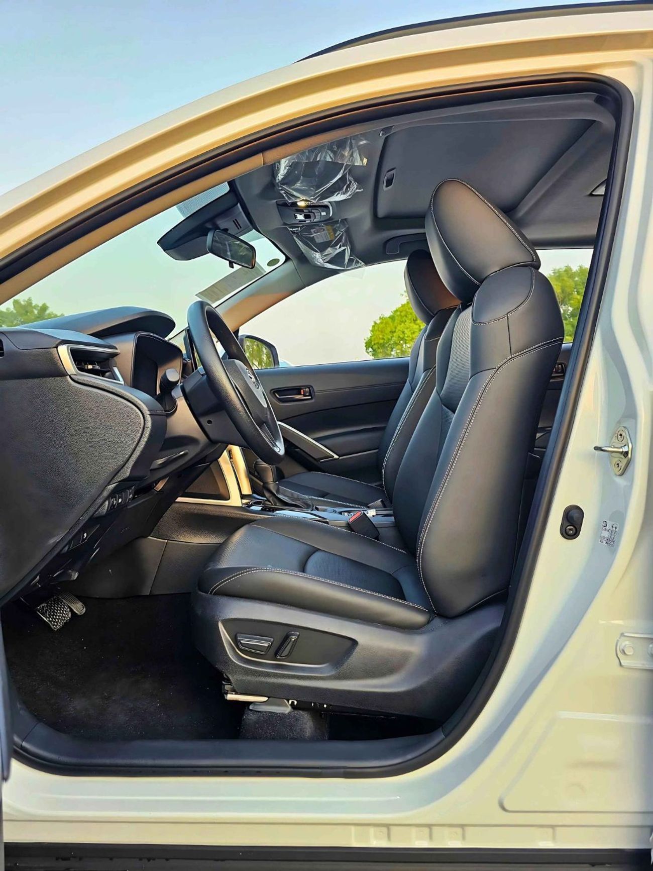 Toyota Corolla Cross ELITE HYBRID/ 2.0L V4 /FULL OPTION/ FRONT&REAR CAMERA, DRIVER POWER SEAT / CODE#CRCHCF