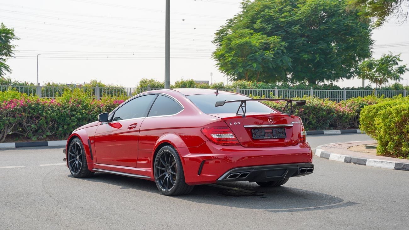 مرسيدس بنز C 63 كوبيه مرسيدس سى 63 بلاك اديشن 2013