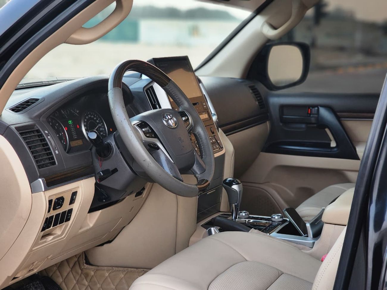 Toyota Land Cruiser GXR V8 MODEL 2012 UPGRADE 2021