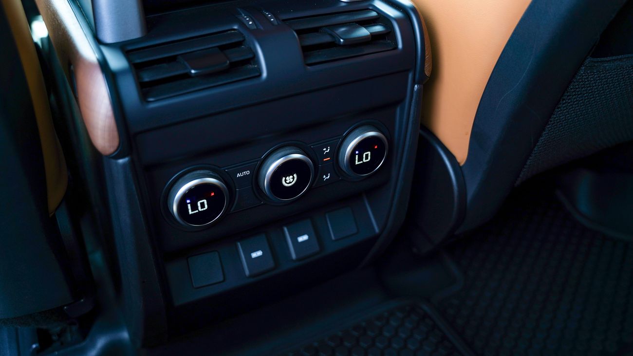 لاند روفر ديفندر