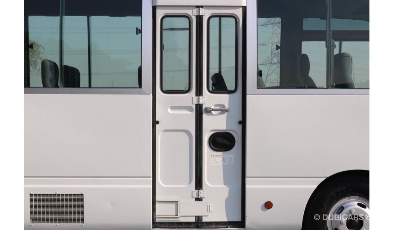 Nissan Civilian 2015 | BUS 30 SEATER WITH GCC SPECS AND EXCELLENT CONDITION