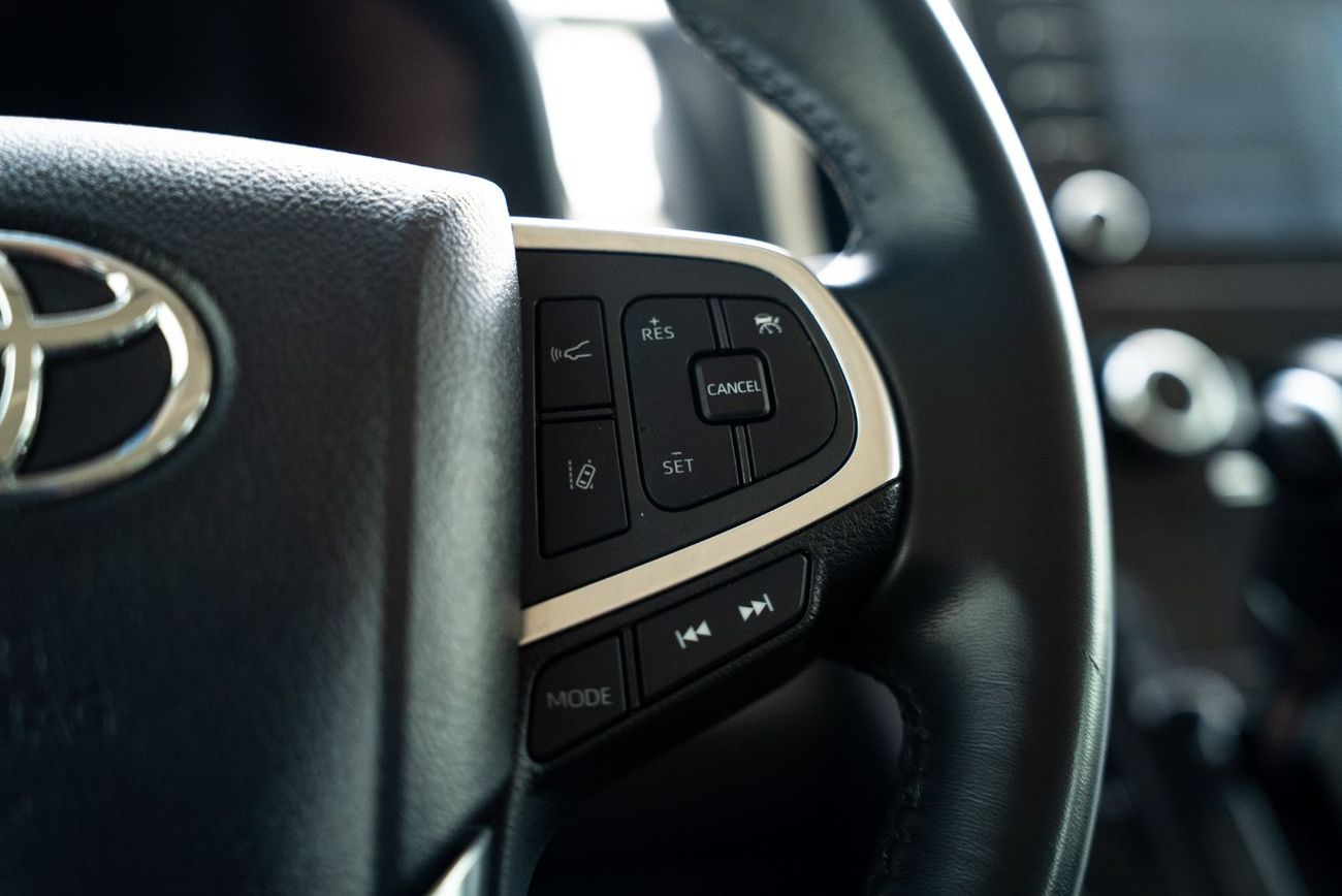 Toyota Granvia 3.5L Premium Premium 2023 3.5L V6 Full Service History GCC