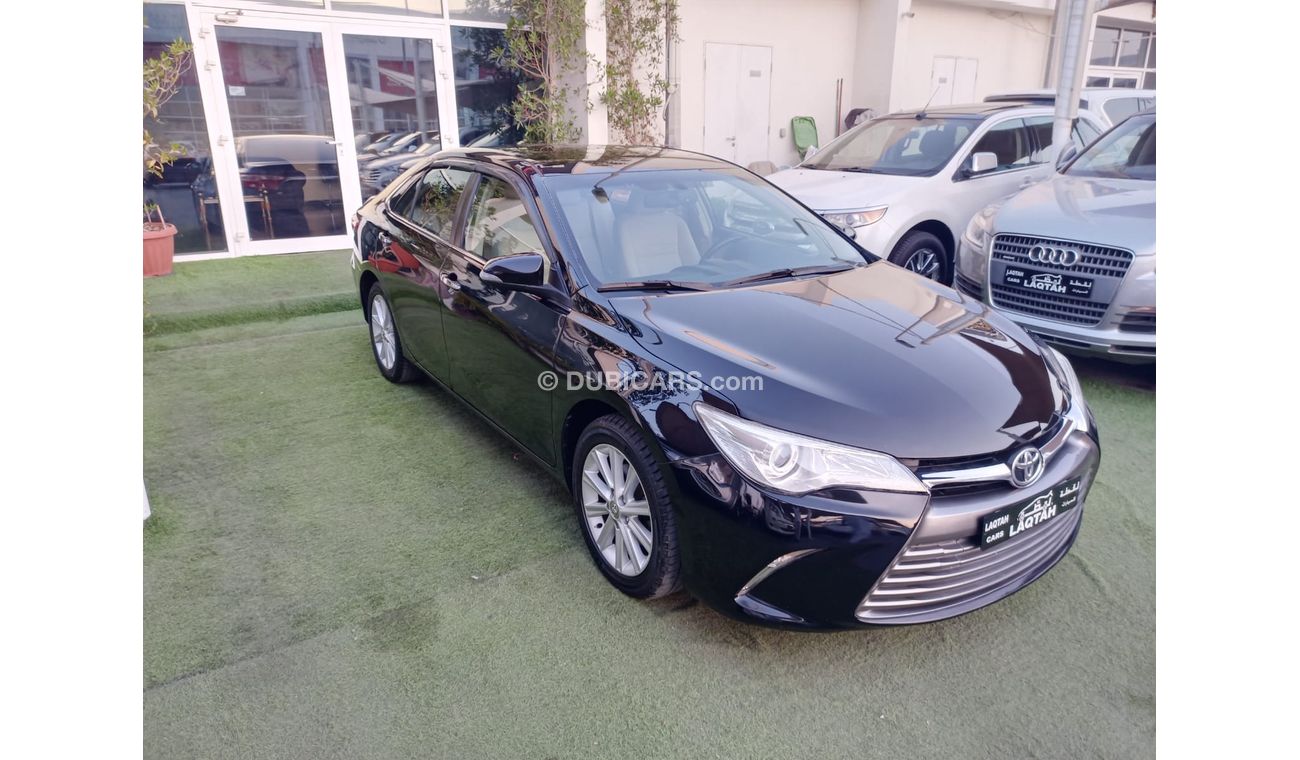 تويوتا كامري خليجى موديل 2016 بصمة مثبت سرعة تحكم رنجات حساسات خشب بحالة ممتازة لاتحتاج لأى مصاريف