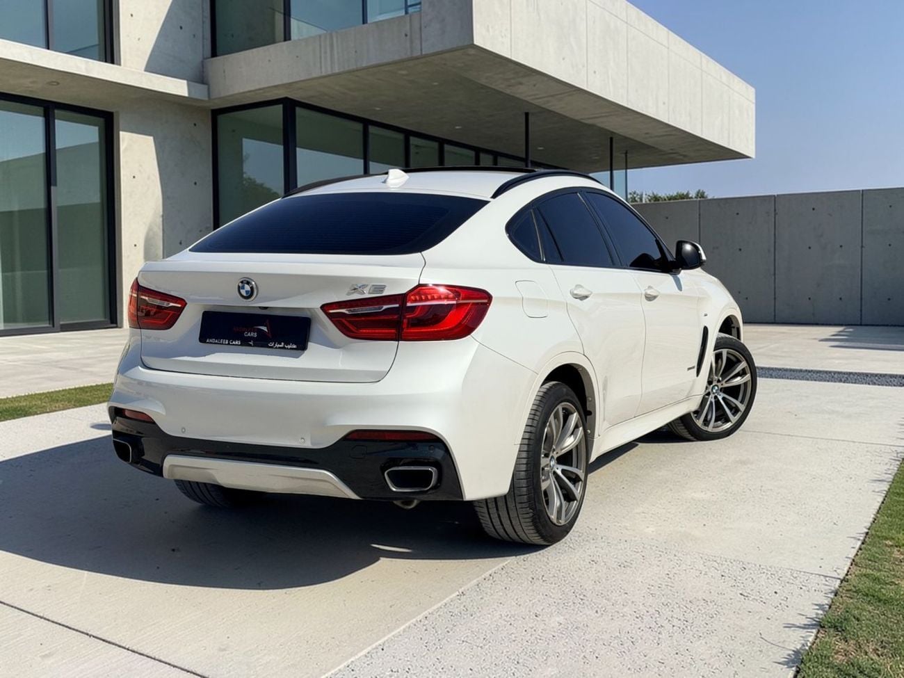 بي أم دبليو X6 AED 1,880 P.M | 0% DOWN PAYMENT | BMW X6 XDRIVE35I M KIT | AGENCY SERVICE HISTORY | 2019 | GCC SPECS