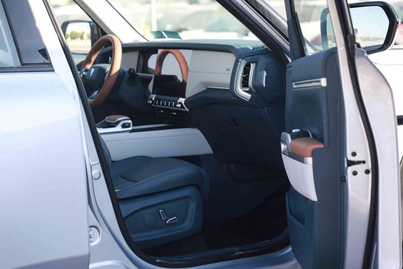 تشنجان ديبال جي 318 2024 Changan Deepal G318 Comfort - Plug-in Hybrid - Silver inside Blue