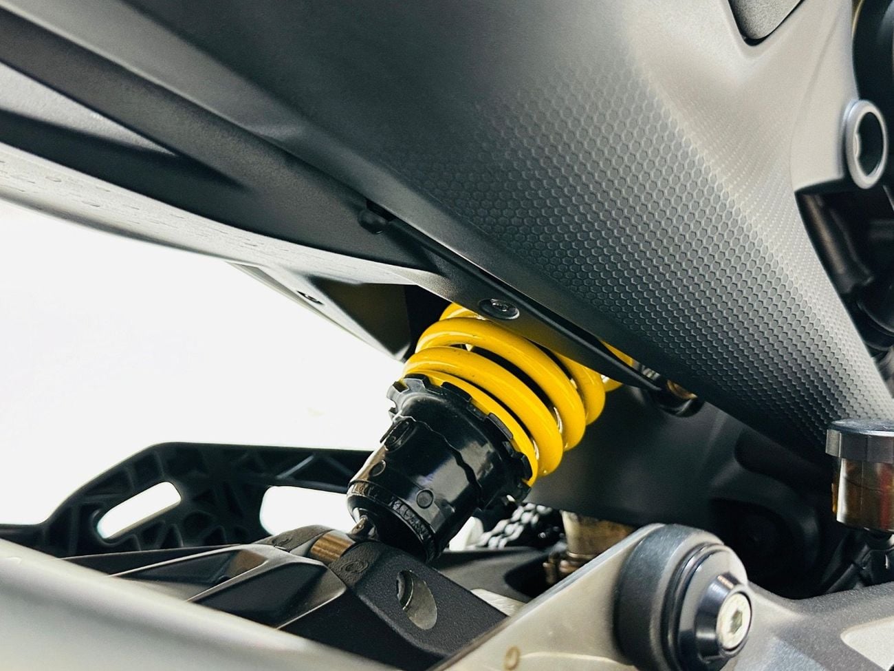 دوكاتي مونستر بلس