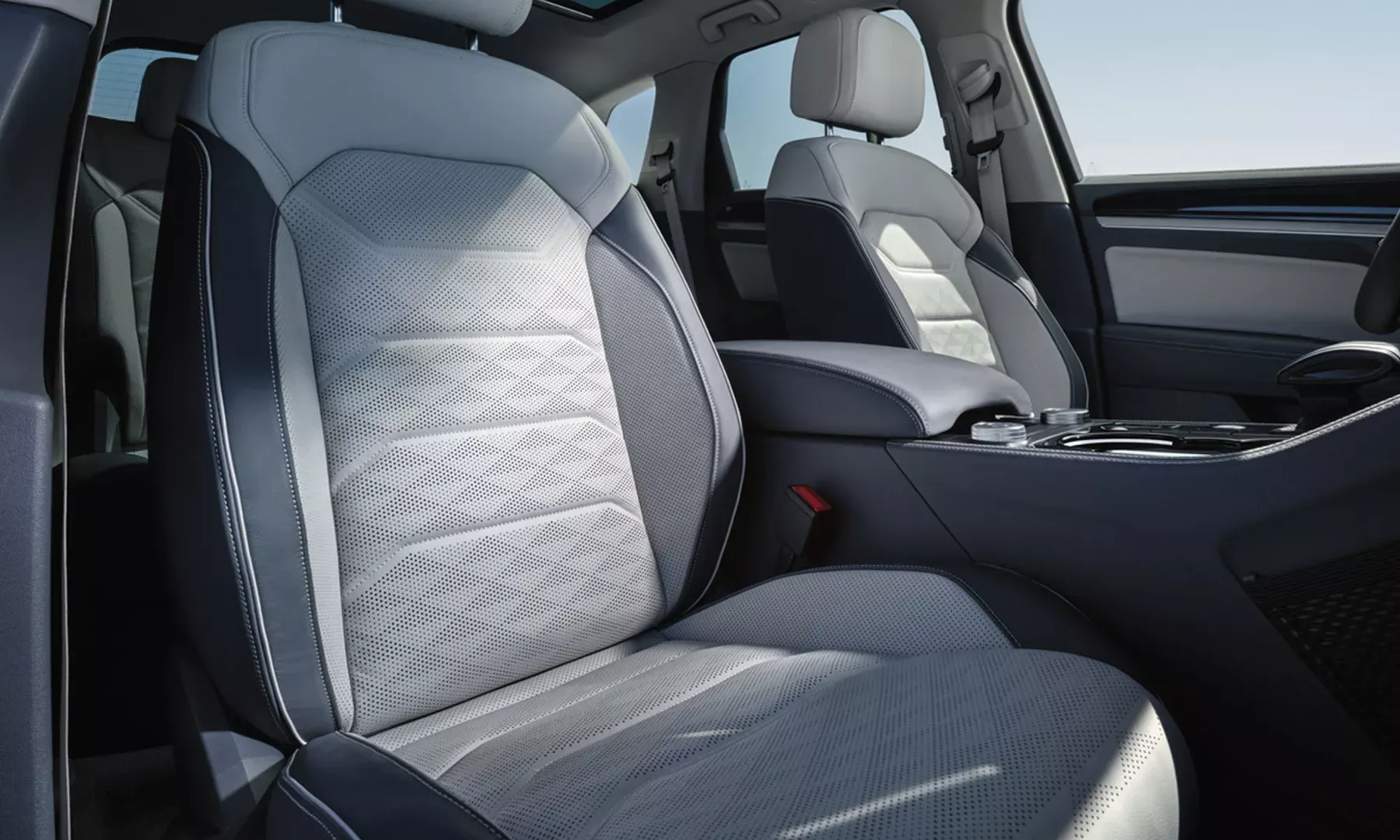 فولكس واجن طوارق interior - Seats