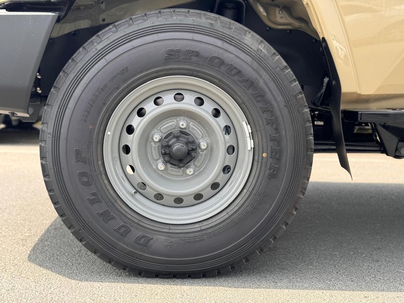 تويوتا لاند كروزر بيك آب 79 SC 4.0L PETROL AUTOMATIC TRANSMISSION ( ONLY FOR RE EXPORT )