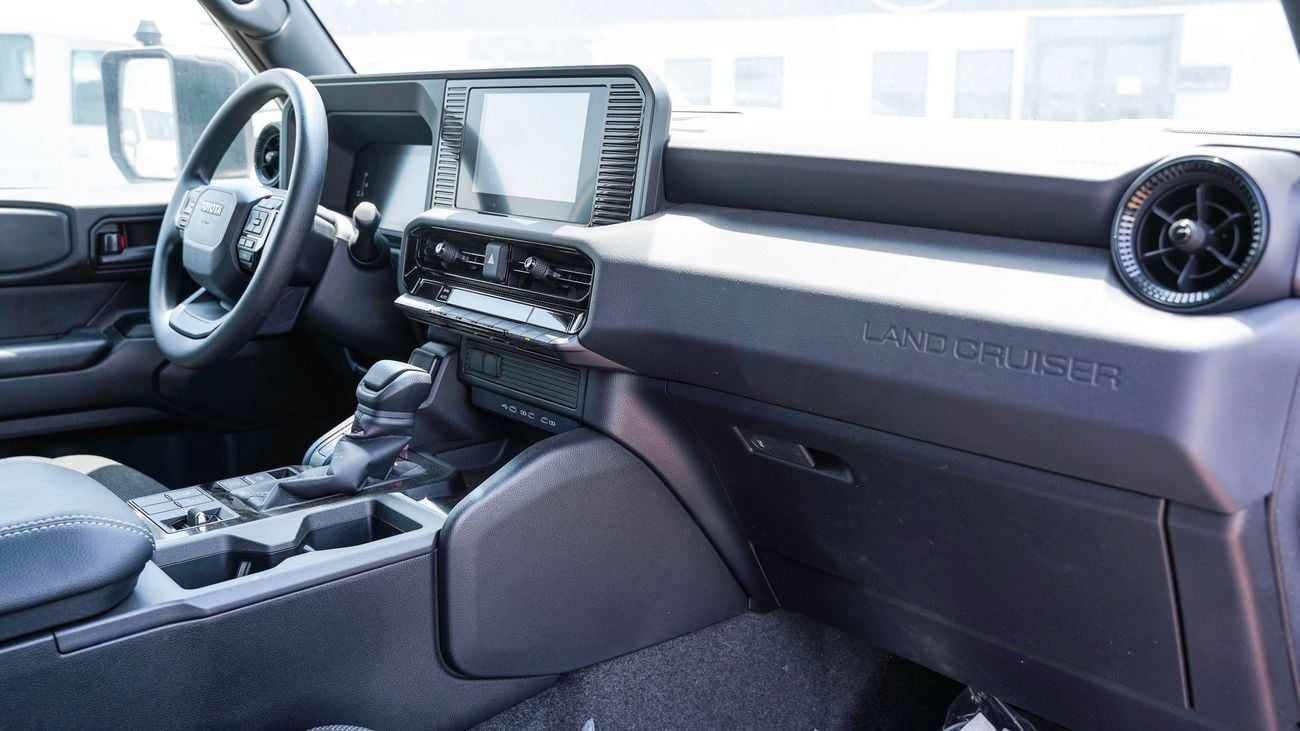 تويوتا برادو TOYOTA PRADO URBAN 2.4 PETROL 2025