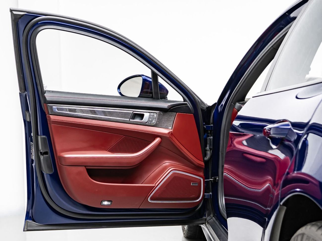 Porsche Panamera 4 3.0L 2023 Porsche Panamera, 2.9TC V6 RWD, 325bhp, 8 Speed PDK Automatic