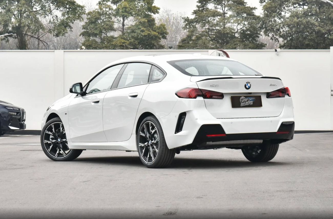 BMW 225L Sport Shadow Edition